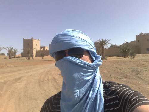Martin habillé en "local" au Maroc